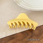 Yellow Pipa 11cm Hair Claw Clip
