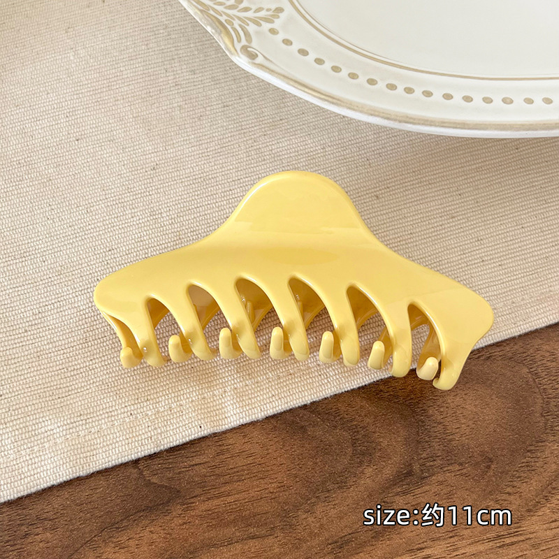MP-SHARK-0242 Yellow Pipa 11cm Hair Claw Clip - 图片 1