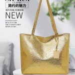 Large Capacity Crocodile Grain Tote Bag for Women - Retro Commuting Handbag